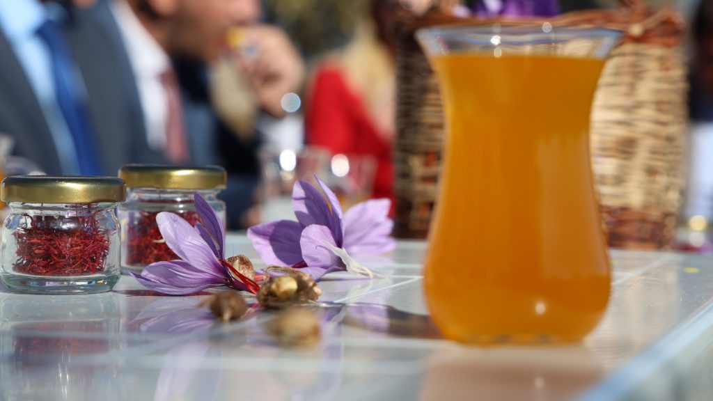 Gramı 300 lira: Ona kırmızı altın diyorlar! Kardeşinden devraldı, boynuz kulağı geçti