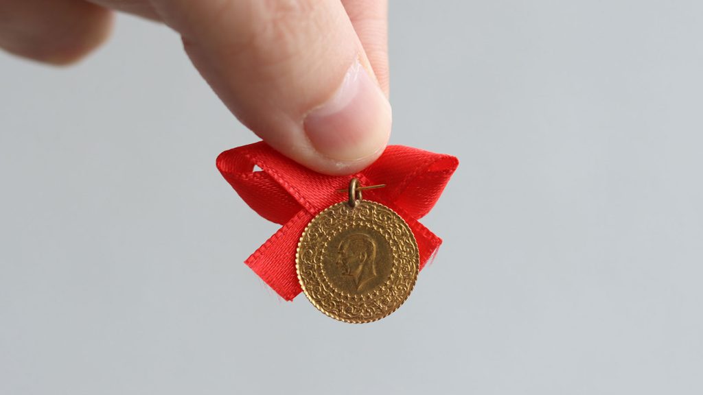 Altın, 2025’te de yatırımcısının yüzünü güldürecek mi? Uzmanından yeni yıl için altın tahmini