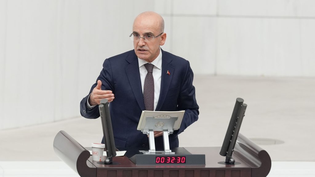 Bakan Şimşek: Asgari ücret muhtemelen enflasyonun üzerinde seyredecek