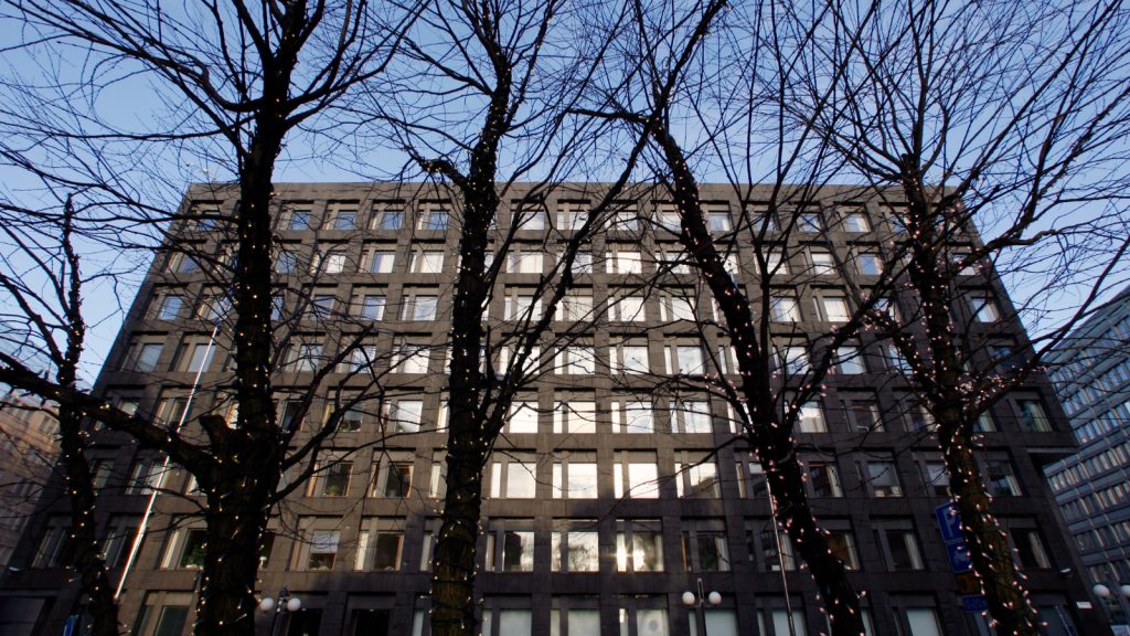 İsviçre Merkez Bankası faizi 50 baz puan düşürdü