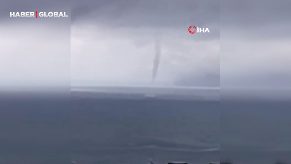 Rize’de şaşırtan anlar: Fırtına, hortum, dolu, yağmur ve kar aynı anda görüntülendi!