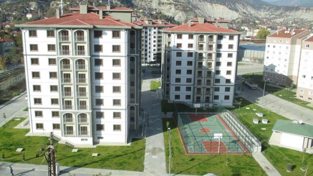 TOKİ, 2024’te 70 binden fazla konutu hak sahiplerine teslim etti