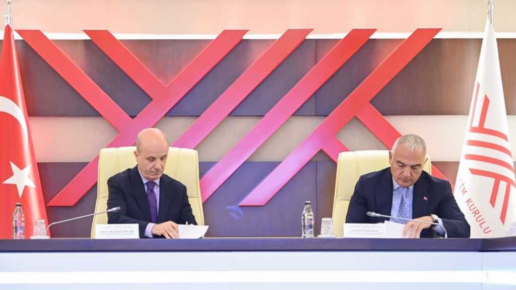 Turizm Bakanlığı ile YÖK arasında eğitim konusunda işbirliği yapıldı