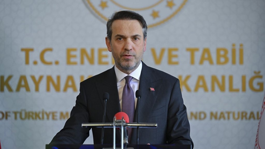 Bakan Bayraktar, yeni modelle 20 yıl uygun fiyatlı elektrik temin edileceğini duyurdu