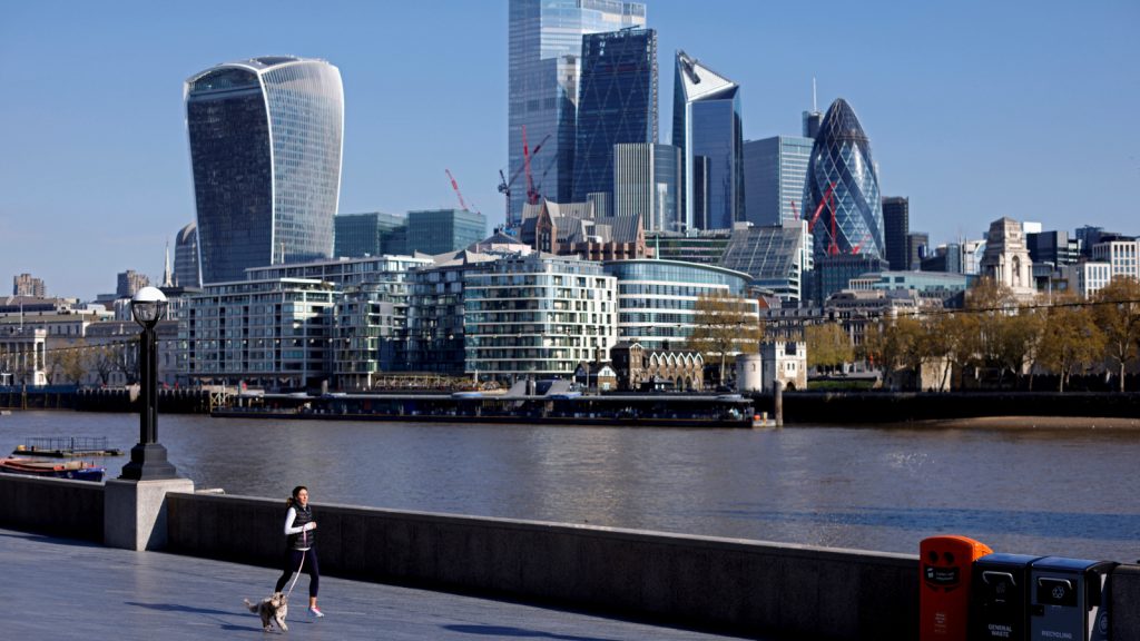 İngiltere ekonomisi beklentilerin altında kaldı