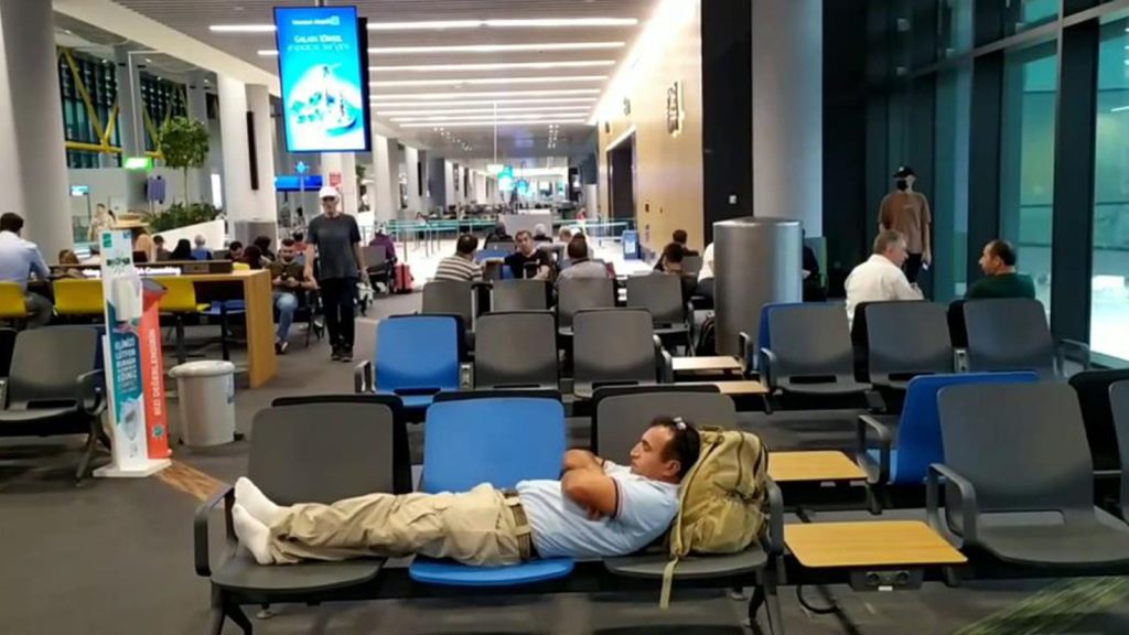 Su, yemek, tazminat, uçak rötarında haklarınız neler?