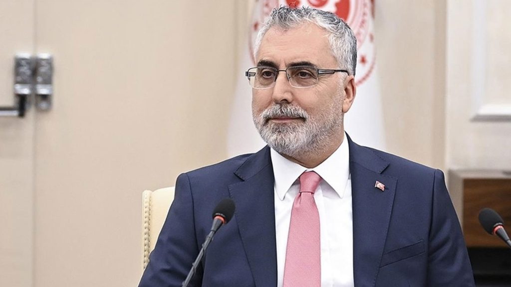 Bakan Işıkhan: İşçilerin her hastaneye gidemediği, ilaç kuyruklarında çile çektiği dönemleri bitirdik