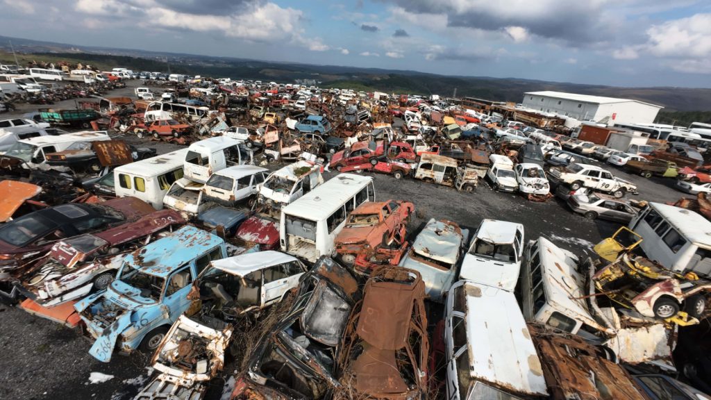 İstanbul’da devasa araç mezarlığı… Havadan görüntülendi