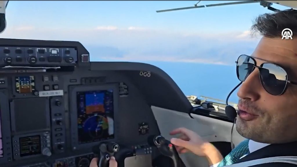 Selçuk Bayraktar pilot koltuğunda… İtalyan devinin fabrikasına indi!