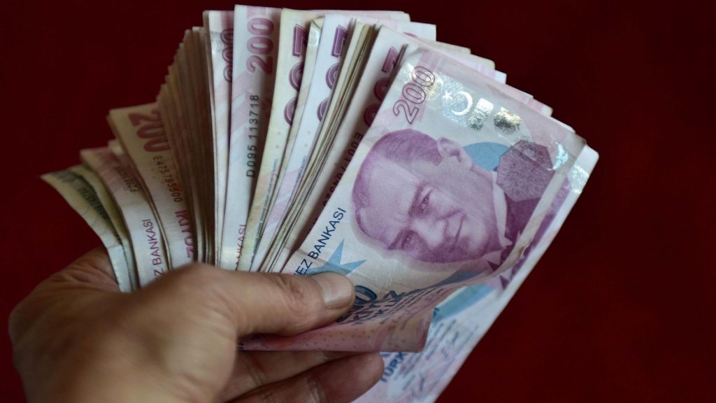 Ekonomi yönetimi mevduat ve fonlarda stopaj düşürmeyi düşünüyor