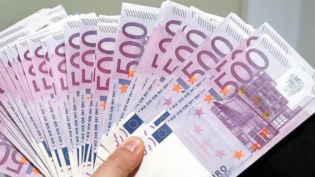 Euro tarihi zirveyi gördü!