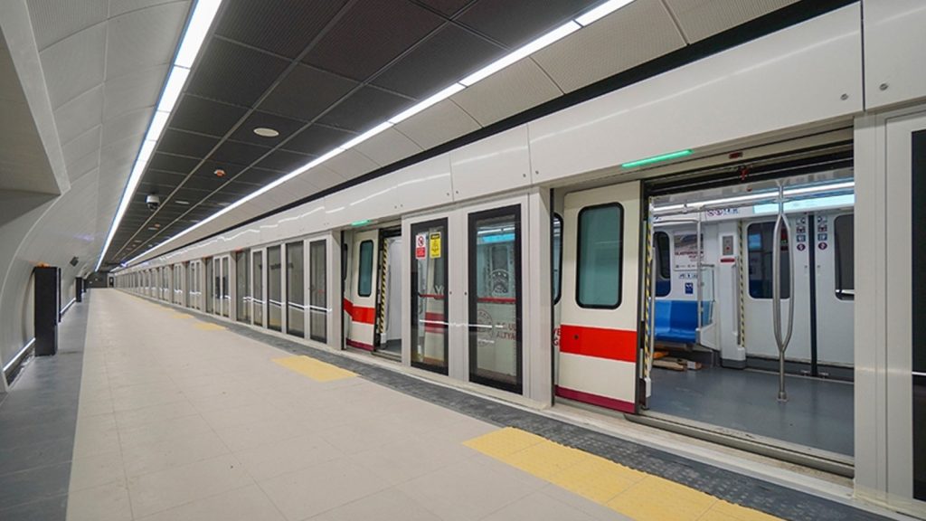 İstanbul Havalimanı-Arnavutköy metrosuyla bir yılda 4,2 milyon yolcu taşındı