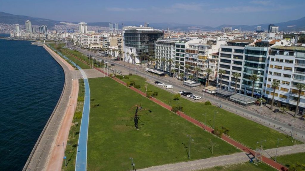 İzmir’de üç belediyeye grev kararı asıldı