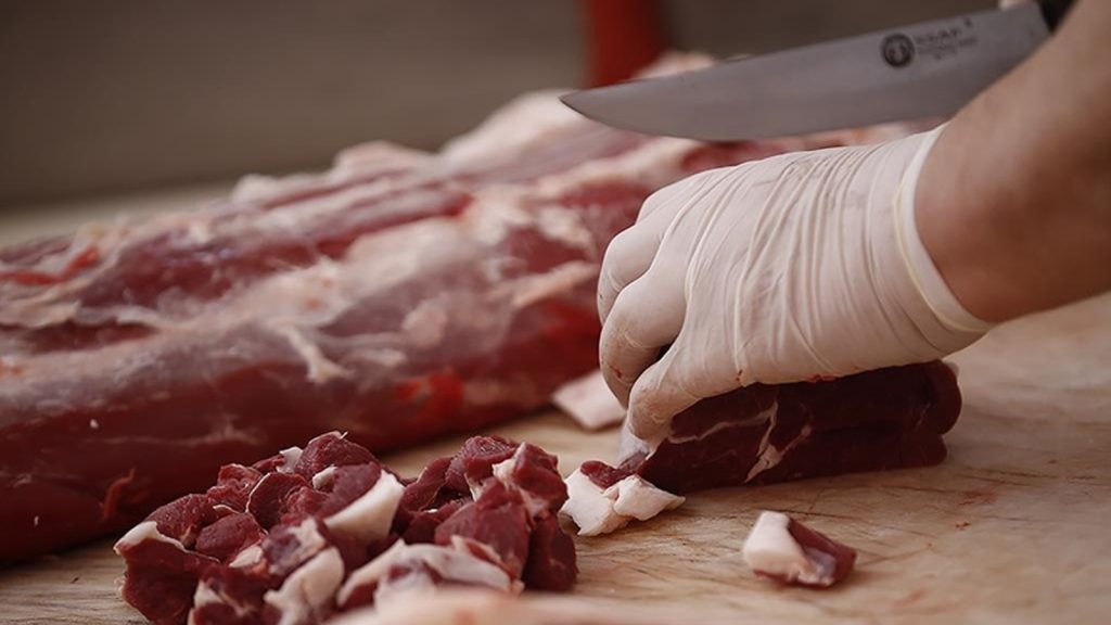 Ucuz eti kasaplar ve lokantacılar kaptı, vatandaşa kalmadı!