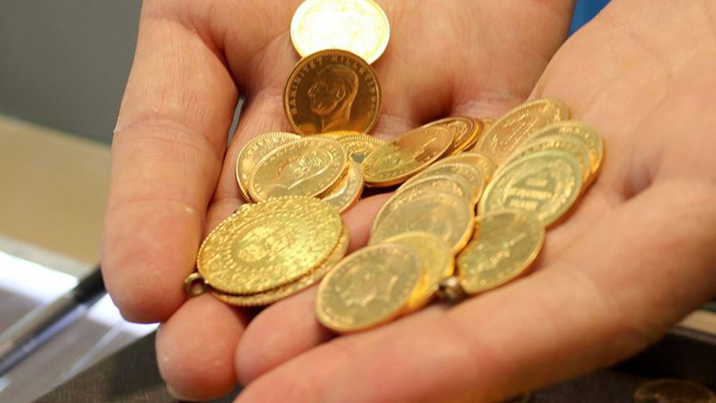 Altın fiyatları rekor seviyeden işlem görmeye devam ediyor
