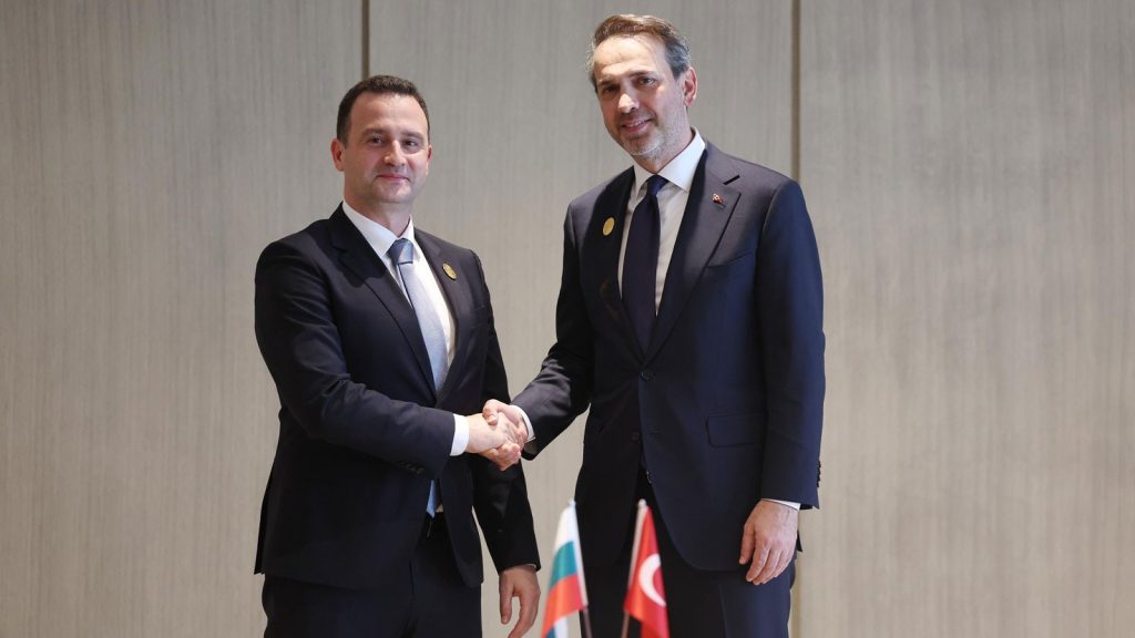 Bakan Bayraktar, Bulgaristan Enerji Bakanı Stankov ile bir araya geldi