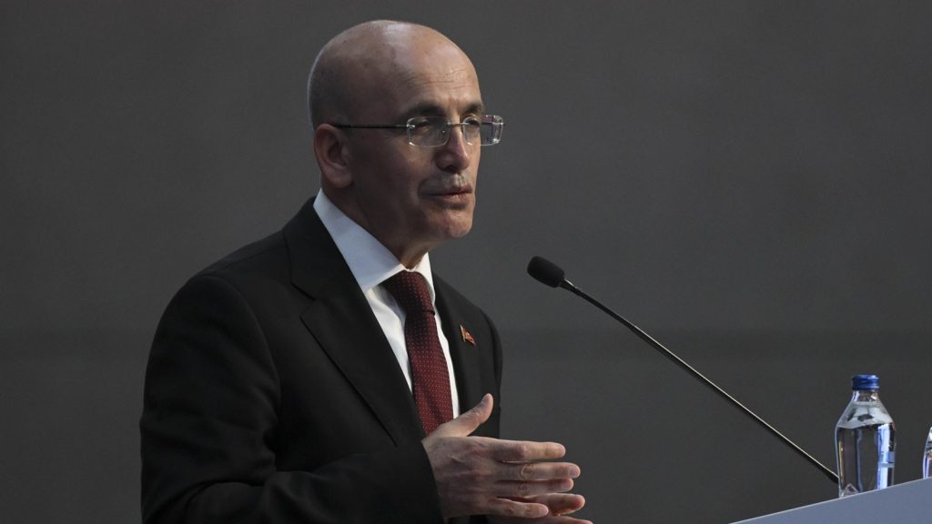 Hazine ve Maliye Bakanı Şimşek, ABD’de konuştu: Enflasyonun merkez bankasının hedef bandı içinde kalması muhtemel