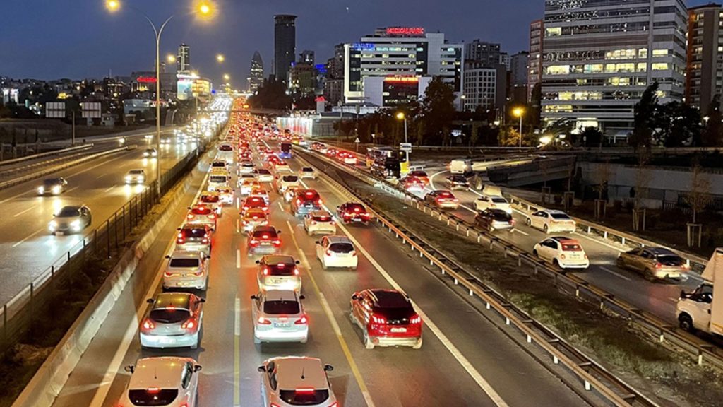 Trafiğe martta 195 bin 682 aracın kaydı yapıldı