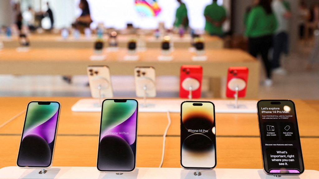 Ürünlere zam yolda… Trump’ın tarifeleri küresel teknolojiyi vuracak!