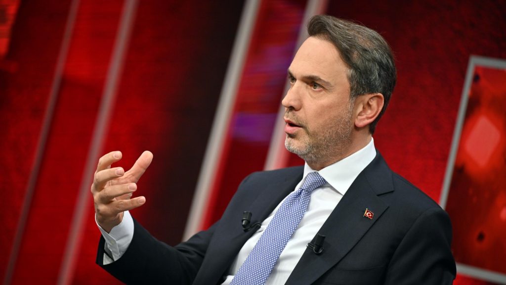 Bakan Bayraktar: Petrol ve doğal gaz üretiminde farklı bir üretim yöntemine geçeceğiz