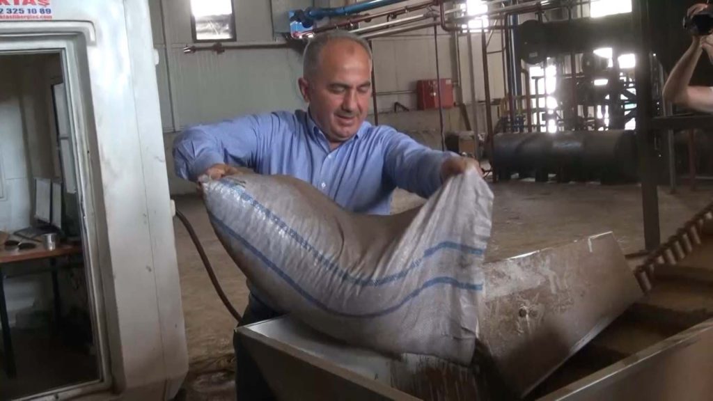 Çay çöpünden üretti, yılda 30 milyon TL kazanıyor: Dünyada başka örneği yok!