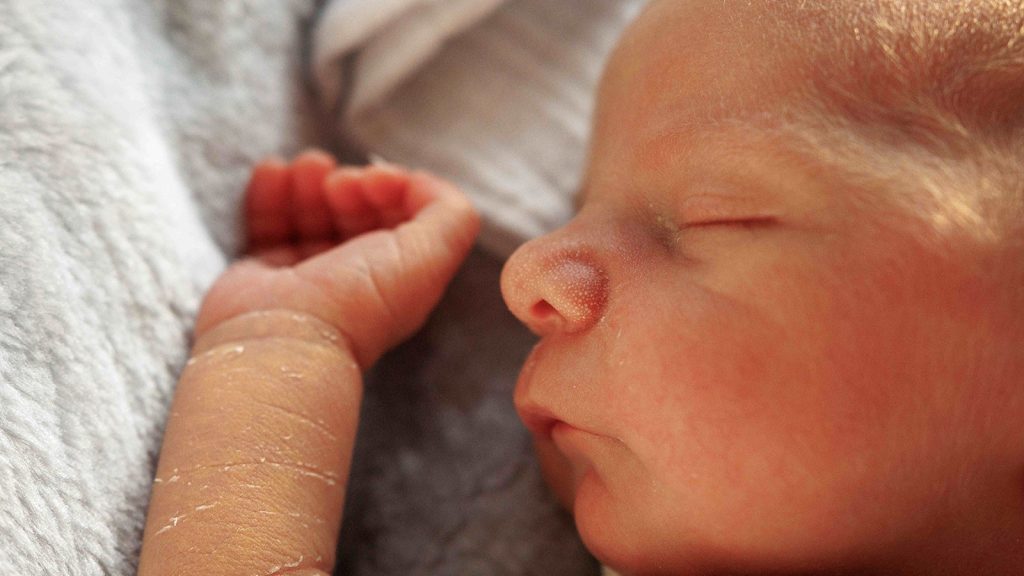 Çocuk sahibi olan çiftlerin kredi borcu silinecek