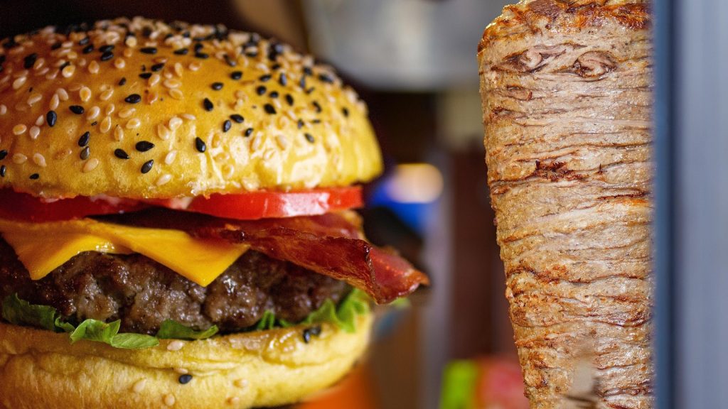 Döner mi hamburger mi? Türkiye’de en çok sipariş edilen yemek belli oldu