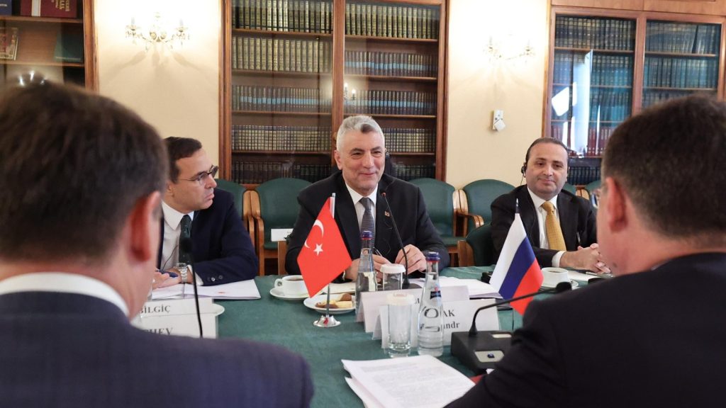 Bakan Bolat, Rusya Başbakan Yardımcısı Novak ile görüştü