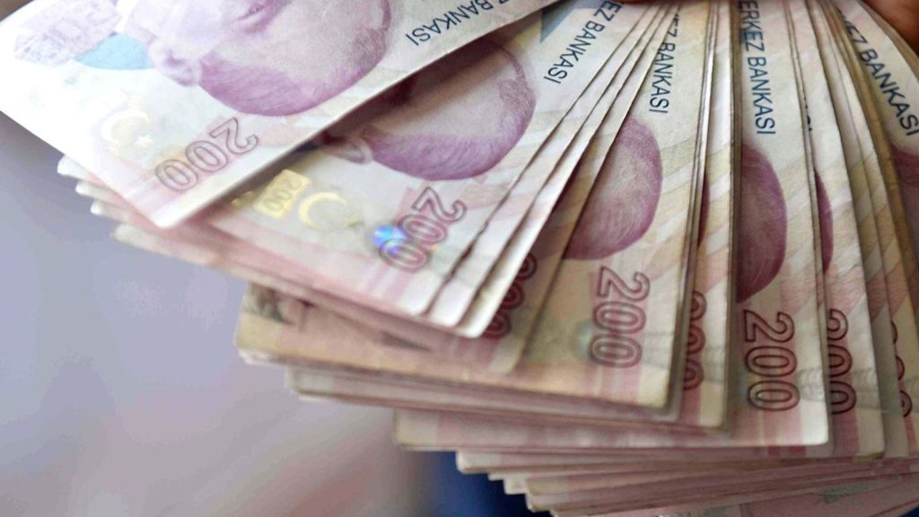Milyonlarca vatandaş merakla bekliyordu! En düşük emekli ve memur maaşı ne kadar olacak?