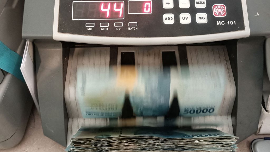 Sahte para alarmı! Para sayma makinesi satışı patladı!