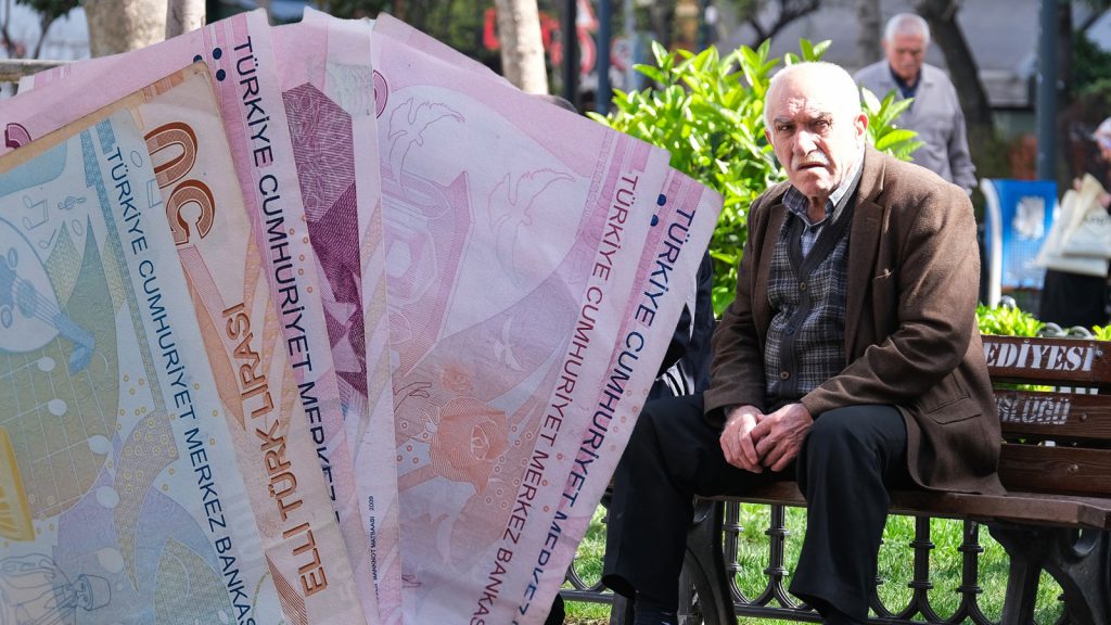 Emekli ve memur zammında büyük oran! Merkez Bankası rakamları açıkladı