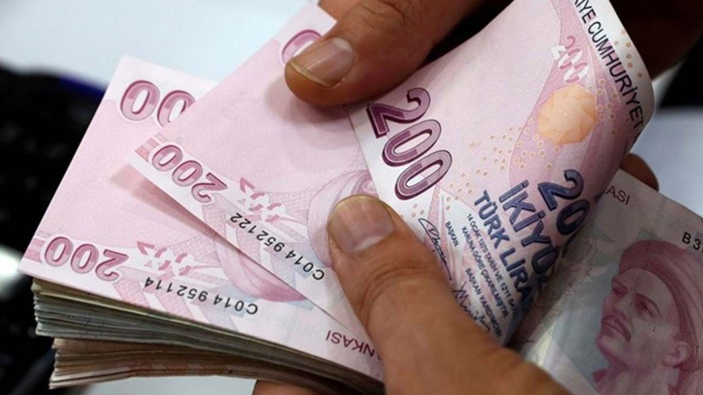 En düşük emekli aylığı yasalaştı