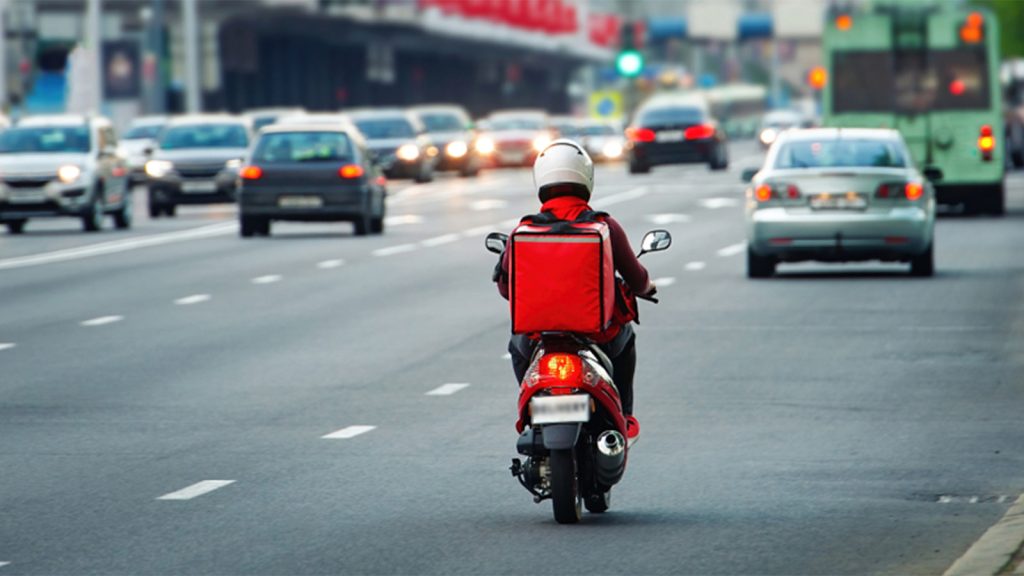 Motokuryelik meslek oluyor, yeleğiniz varsa yollar açık