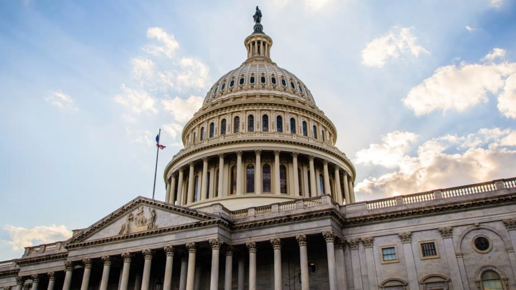 Trump’ın ‘vergi indirimi’ tasarısı Senato’dan geçti