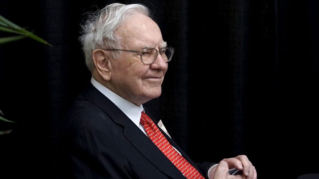 Warren Buffett, Apple hisselerini satmaya devam ediyor