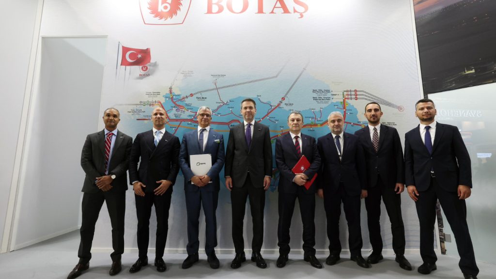 Bakan Bayraktar: BOTAŞ ile SEFE arasında LNG alım anlaşması imzaladık