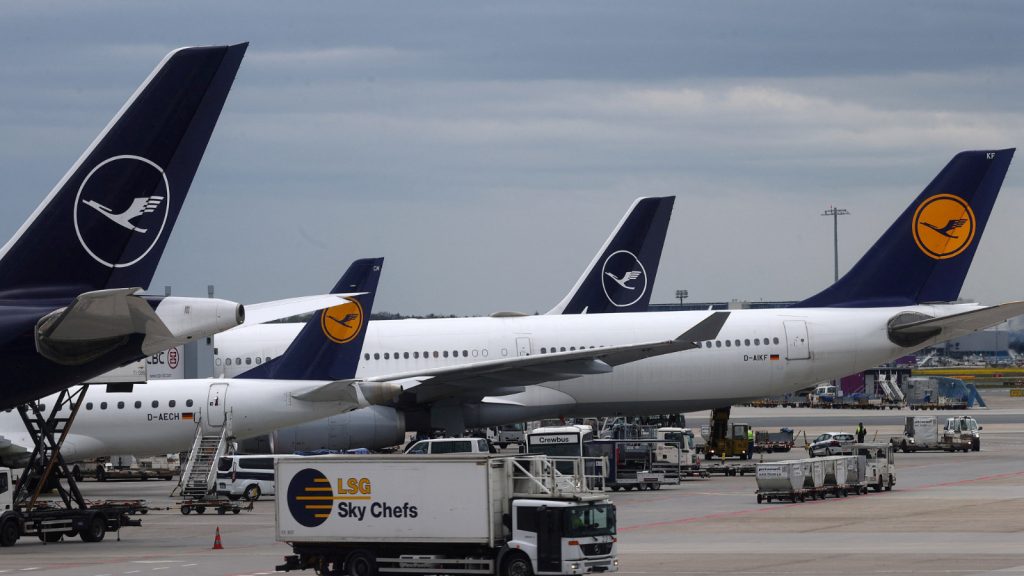 Hava yolu şirketi Lufthansa 2030’a kadar 4 bin kişiyi işten çıkaracak