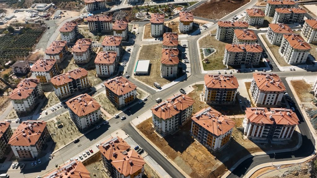 TOKİ 48 ilde yüzlerce ev ve iş yeri satacak