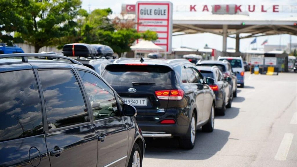 Yabancı plakalı araçlara yeni düzenleme: Cezayı ödemeden sınırdan çıkış yok