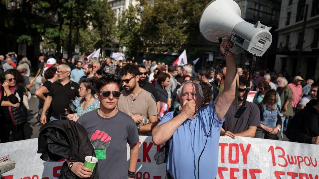 Yunanistan ‘Orta Çağ’a döndü: Günlük çalışma süresi 13 saate çıkabilecek