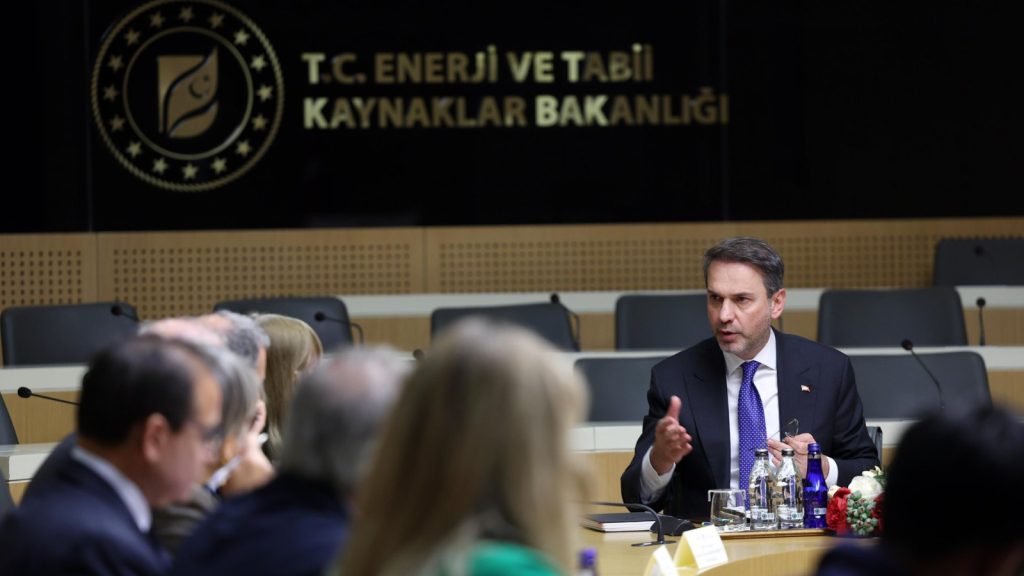 Bakan Bayraktar, 6 milyar dolarlık olası finansman paketini duyurdu