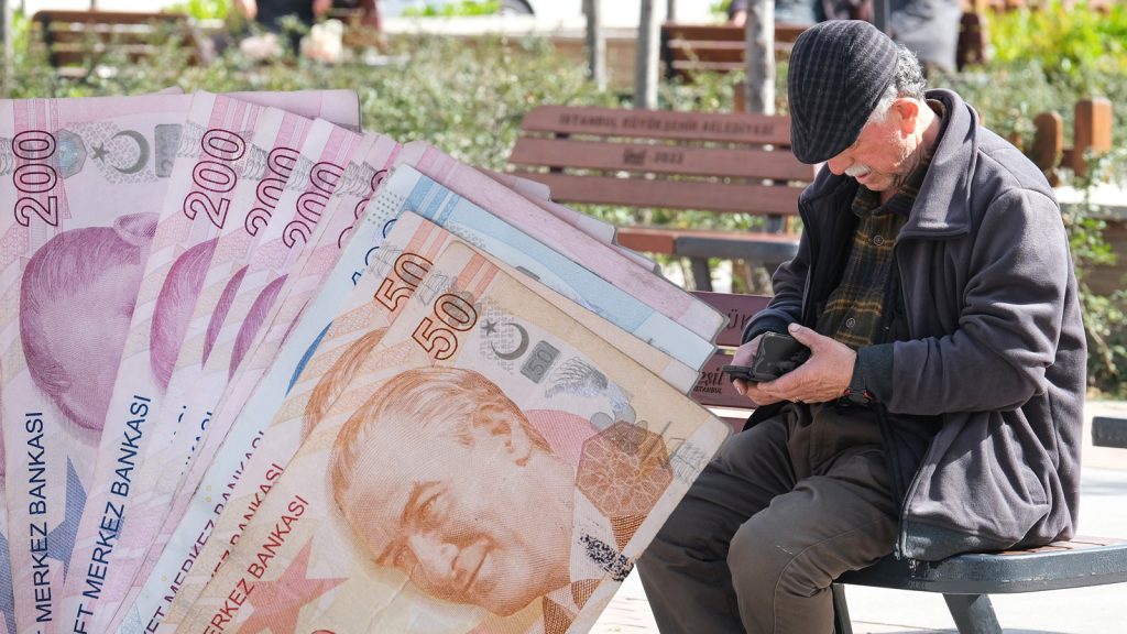 Emekli maaşını artırmanın altın kuralı ortaya çıktı! Uzman isim o tarihi işaret etti