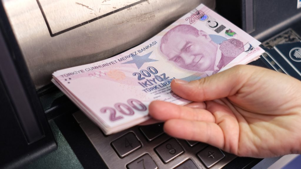 100 bin TL’nin aylık getirisi uçuşa geçti! İşte banka banka mevduat faizi oranları…