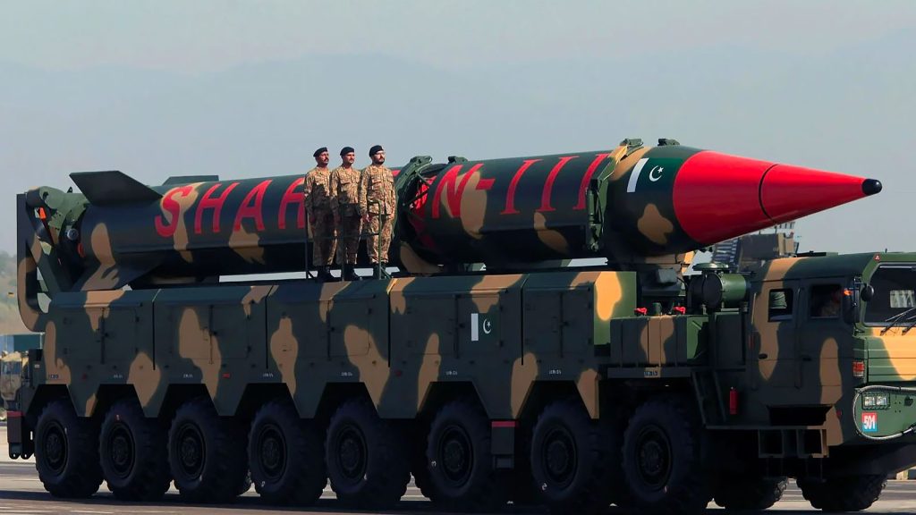 ‘Ege Denizi’nde ne işleri var? Hindistan tehlikeli sularda yüzüyor!