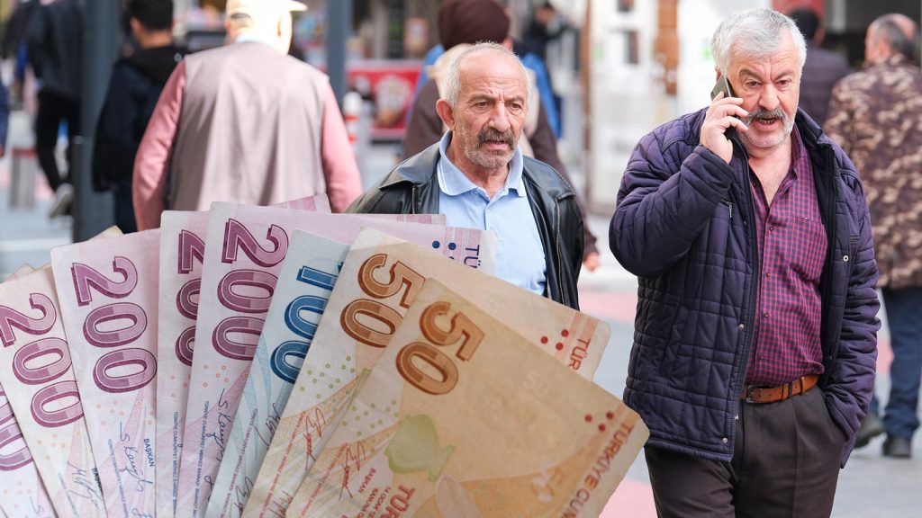 Emeklilik sistemi sil baştan değişiyor! Milyonlar için dikkat çeken uyarı