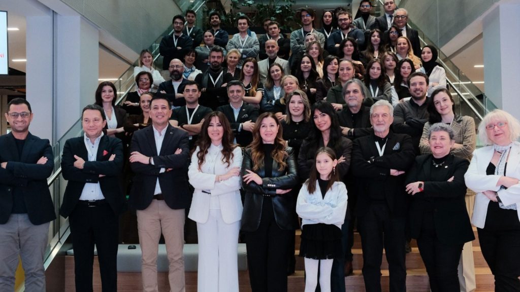 Gençler 10 Hafta Boyunca Şirket Yönetti, Global Başarıya Ulaştı