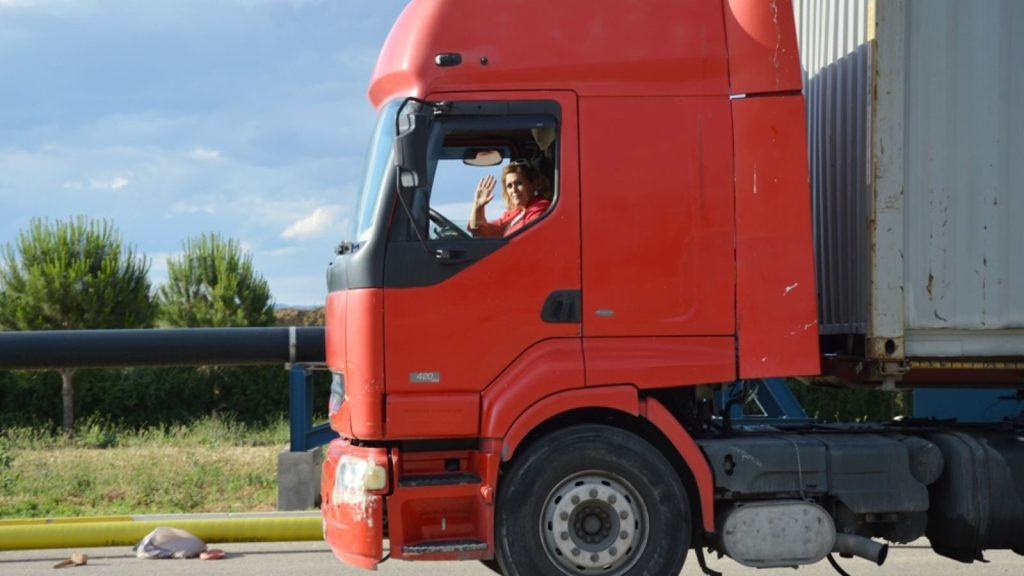 En az 30 bin Türk tır şoförüne İspanyolca öğretilecek