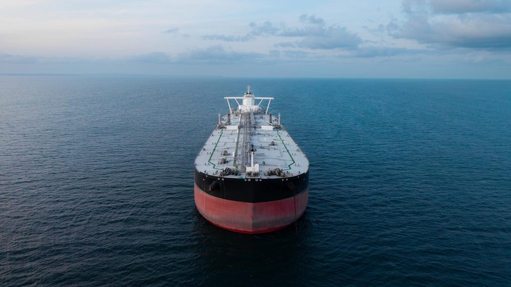 Dünyanın gözü Hürmüz’de! Piyasayı ‘150 dolar’ korkusu sardı