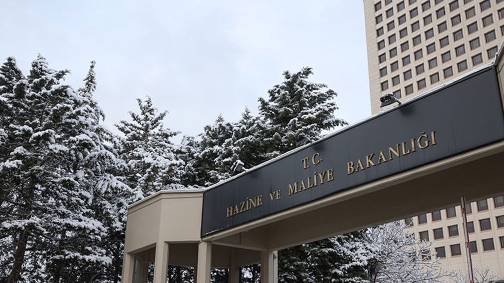 Hazine 15,7 milyar TL borçlandı