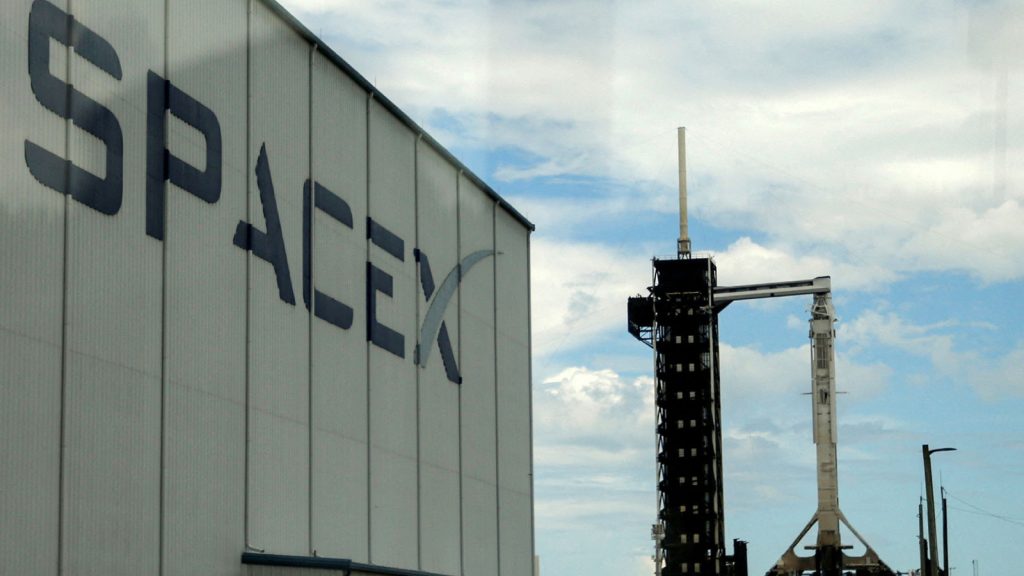 Elon Musk’ın SpaceX’i Nasdaq’ta halka arz olmayı değerlendiriyor